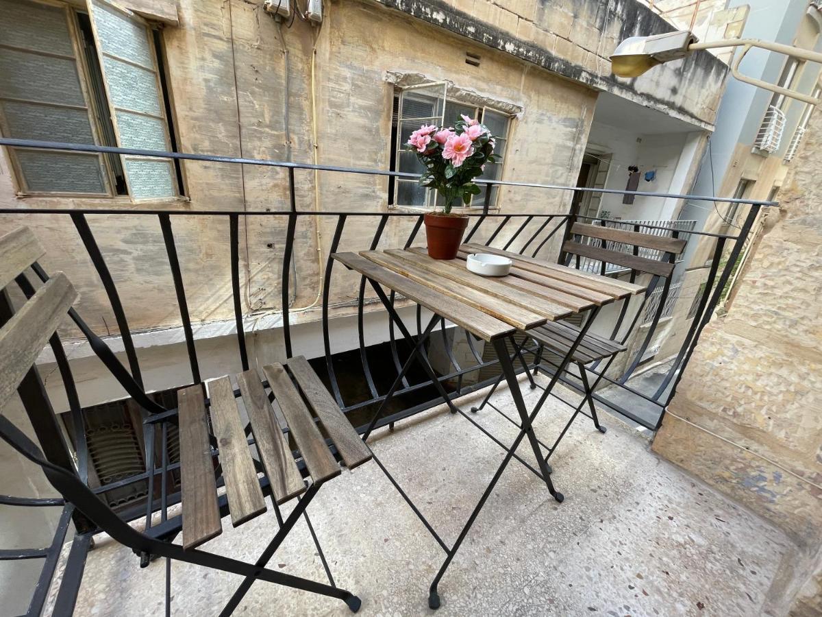 Sliema'S Seaside Charmer Exterior photo