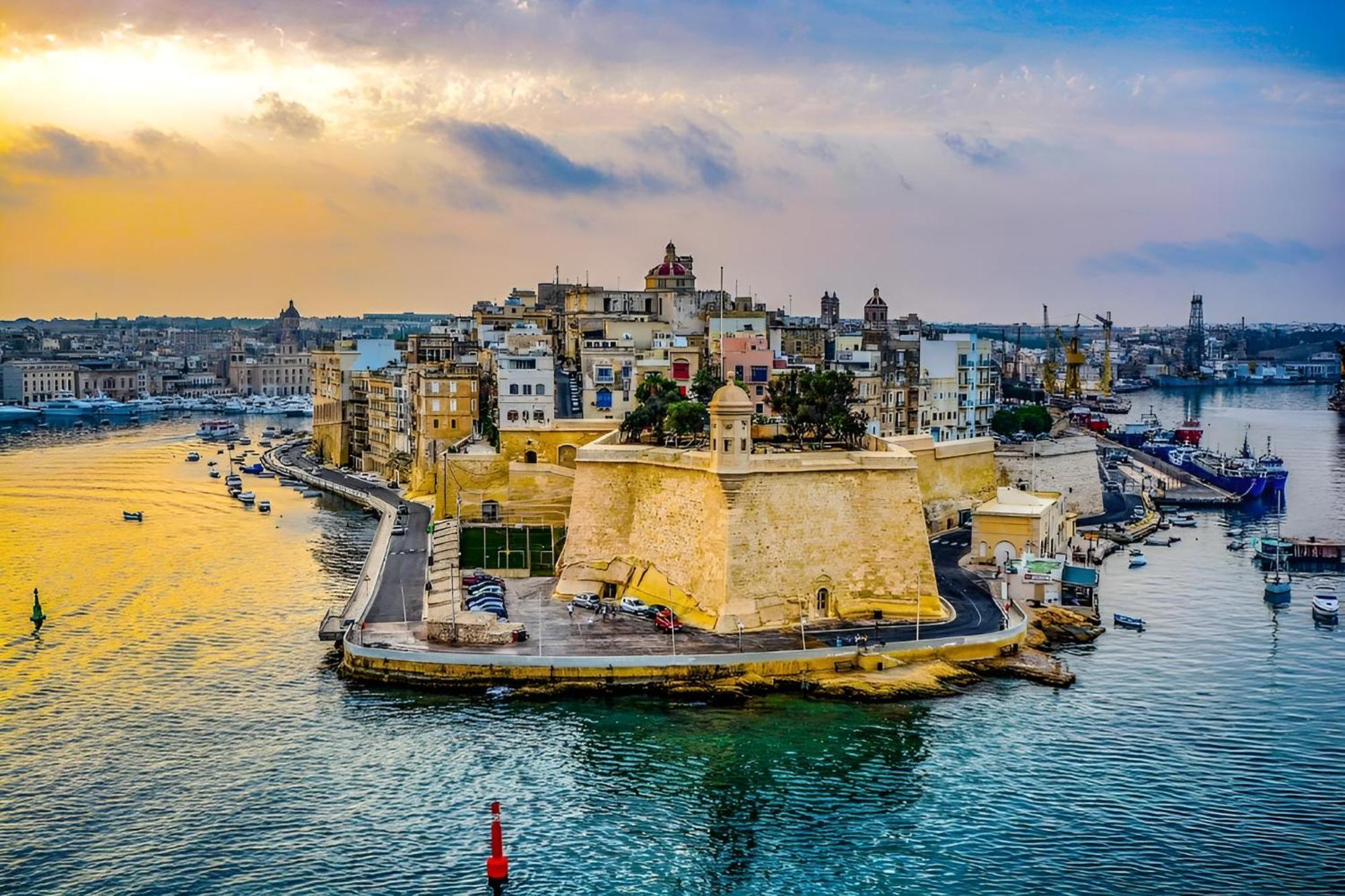 Sliema'S Seaside Charmer Exterior photo
